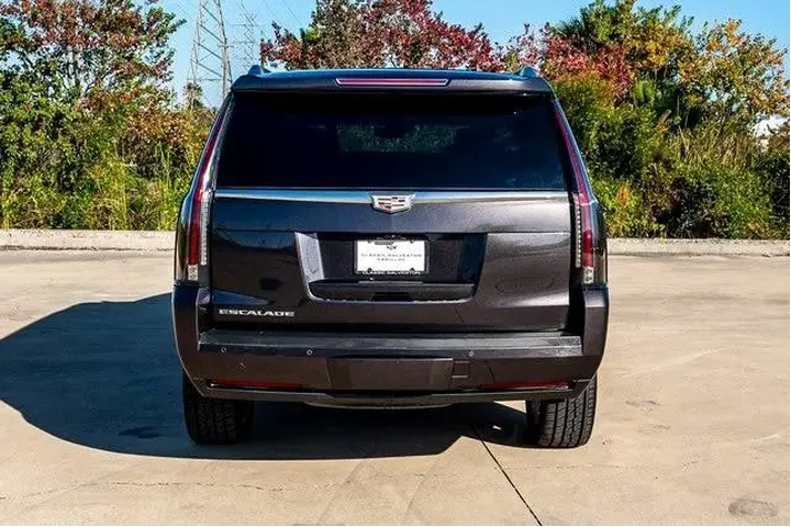 $30994 : Cadillac Escalade 2018 Luxur image 9