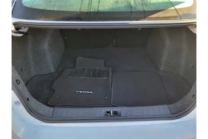 $15888 : Nissan Versa 2020 SR 4dr Sed image 10