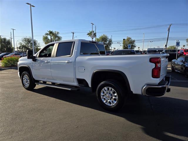 $54453 : Pre-Owned 2023 Silverado 2500 image 4