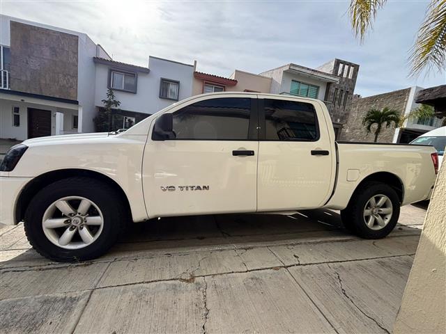 $145000 : Nissan Titan 2007 image 2