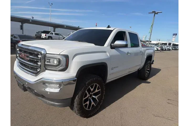 $31900 : GMC Sierra 1500 2018 4x2 SLT image 1