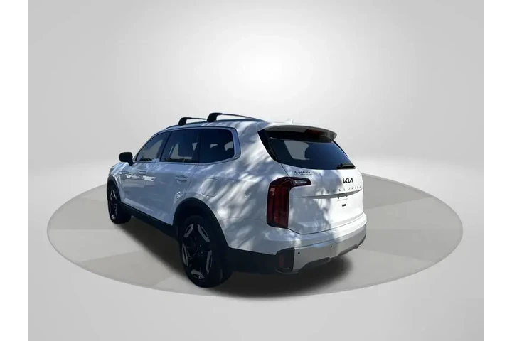 $31400 : Kia Telluride 2024 S 4dr SUV image 5