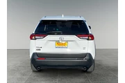 $30990 : Toyota RAV4 2024 AWD LE 4dr thumbnail