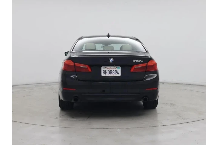 $18998 : BMW 5 Series 2019 530e iPerf image 6