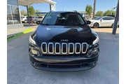 2017 Cherokee Latitude 4WD thumbnail