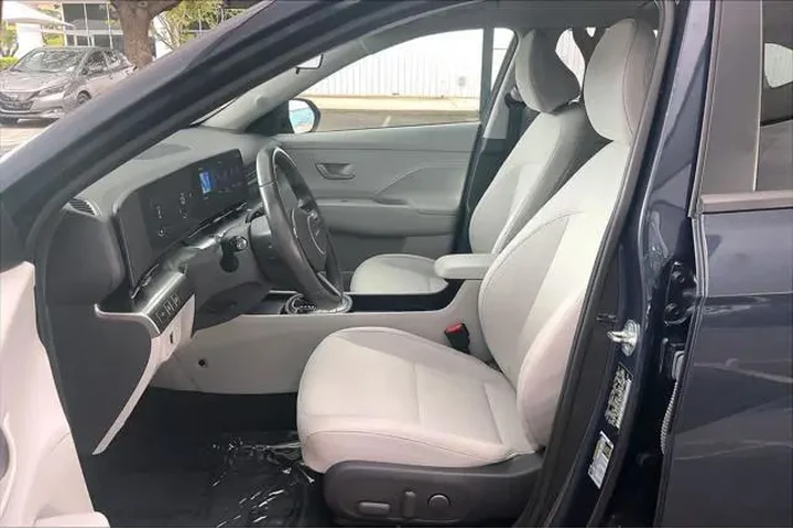 $21367 : Hyundai KONA 2025 SEL 4dr Cr image 8
