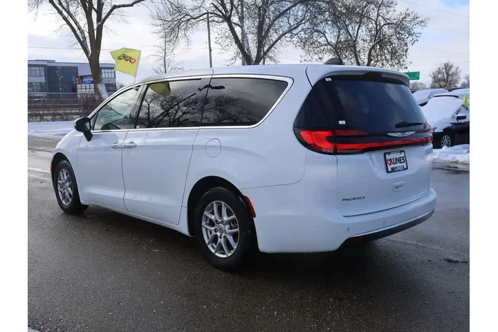 $25577 : Chrysler Pacifica 2023 Touri image 6