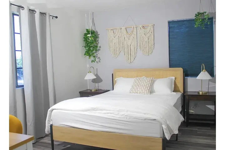 $3100 : CASA🐱near USC & downtown LA🐶 image 1