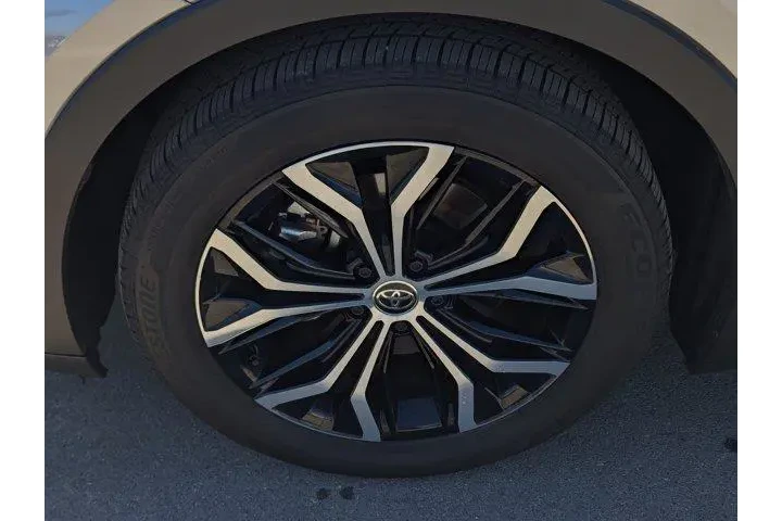 $34999 : Toyota Crown 2024 AWD XLE 4d image 7