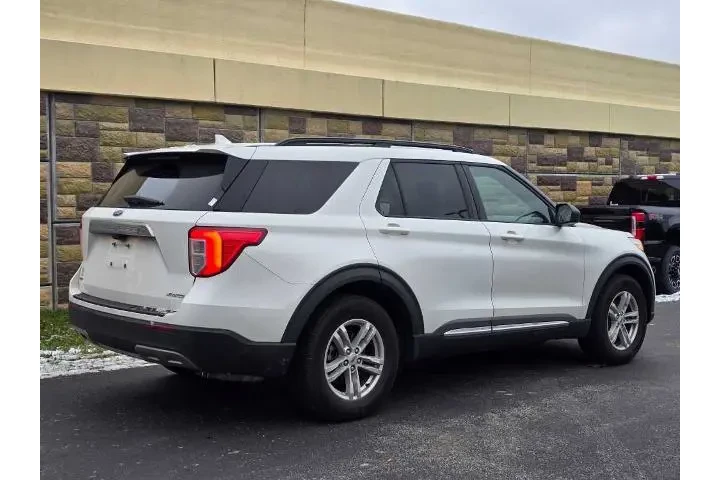 $18950 : Ford Explorer 2021 AWD XLT 4 image 9