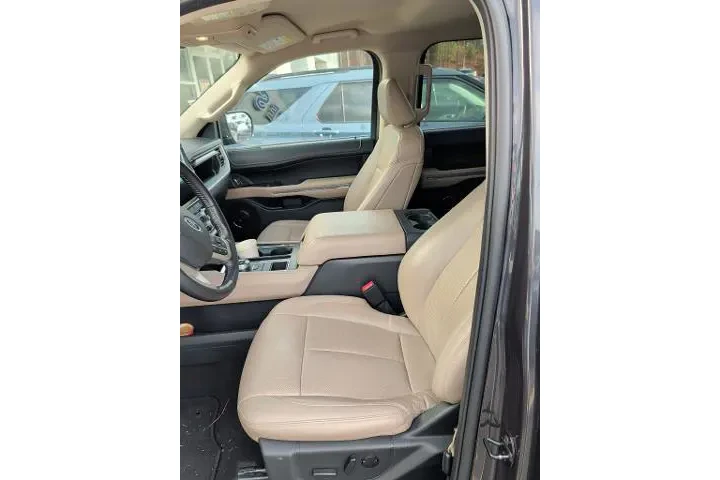 $37631 : Ford Expedition 2024 4x2 XLT image 5