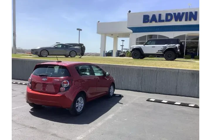 $6950 : Chevrolet Sonic 2015 LT Auto image 7