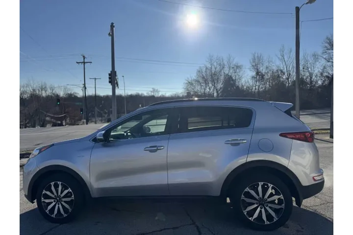 $7999 : 2018 Sportage EX image 8