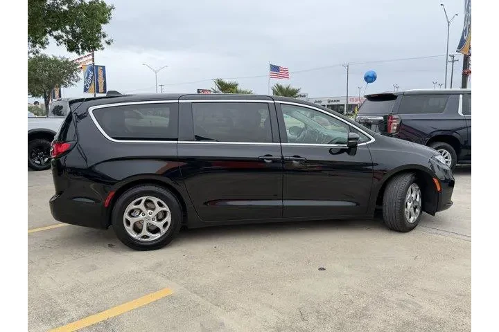 $34877 : Chrysler Pacifica 2024 Limit image 4