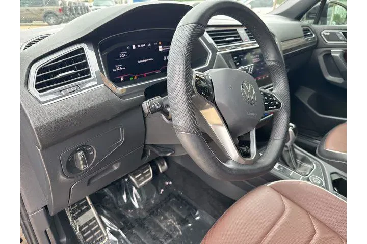 $29995 : Volkswagen Tiguan 2024 AWD S image 9