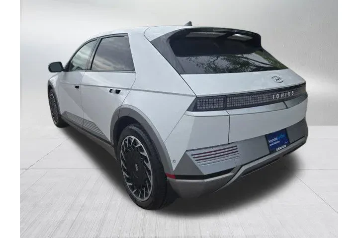 $33850 : Hyundai IONIQ 5 2023 AWD Lim image 5