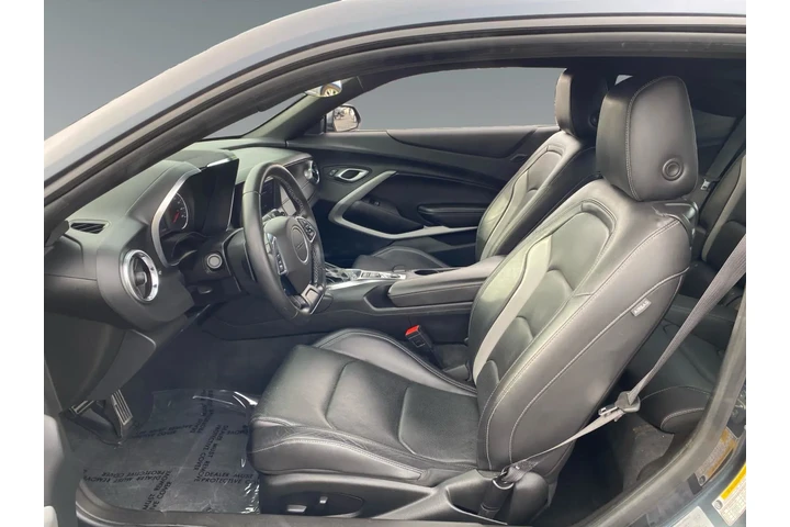 $32774 : Chevrolet Camaro 2023 image 9