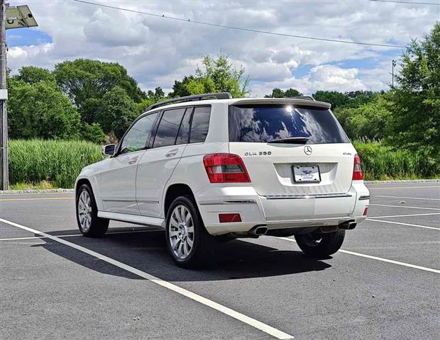 2010 GLK 350 4MATIC image 4