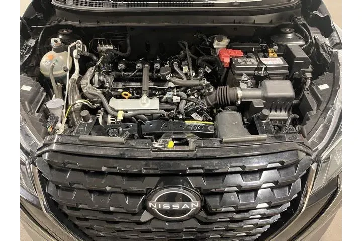 $18547 : Nissan Kicks 2024 SR 4dr Cro image 9