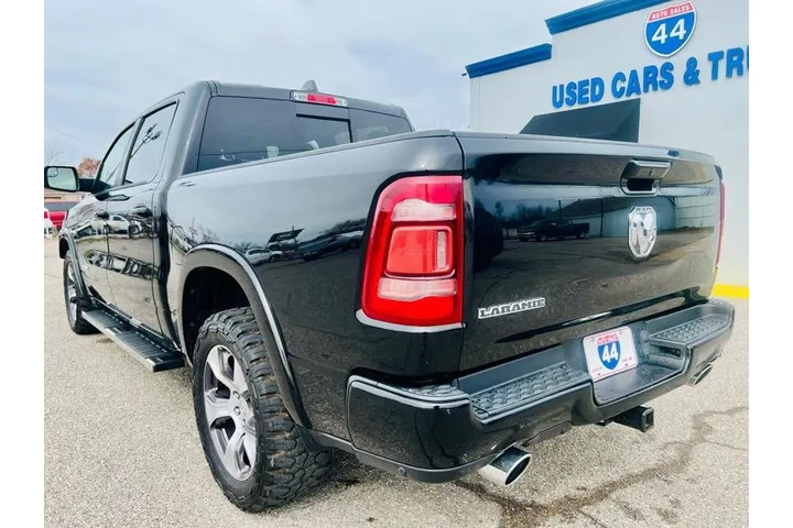 $29995 : 2019 RAM 1500 Laramie Crew Ca image 5