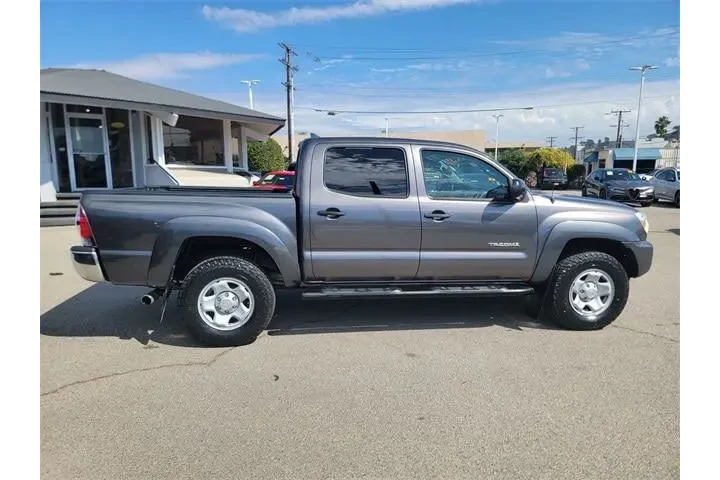 $25977 : Toyota Tacoma 2015 4x2 PreRu image 3