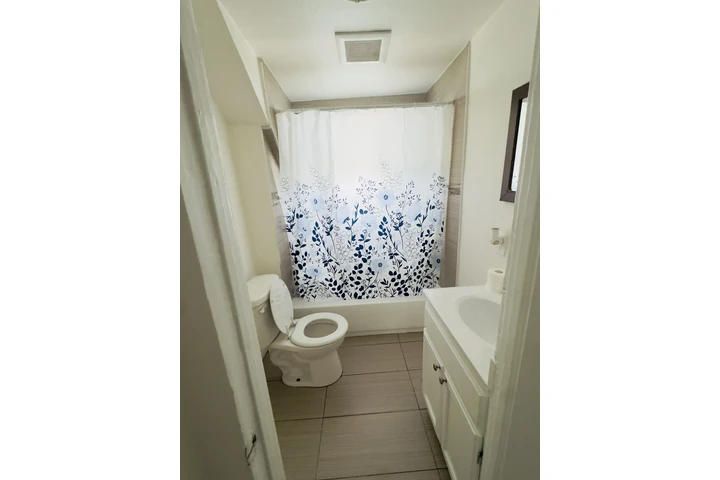 $900 : RECAMARA CON ENTRADA PRIVADA image 3