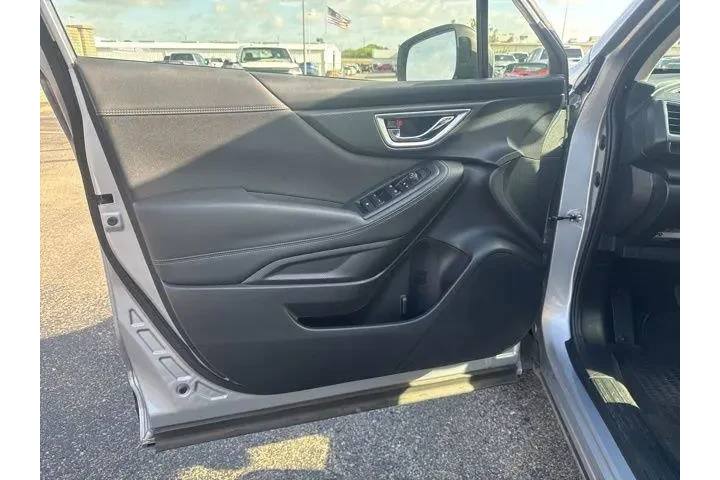 $24982 : Subaru Forester 2022 AWD Pre image 9