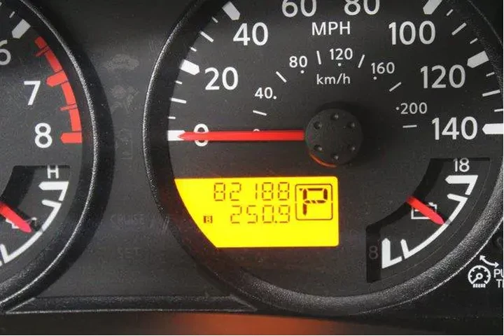 $13951 : Suzuki Equator 2012 4x2 Spor image 10