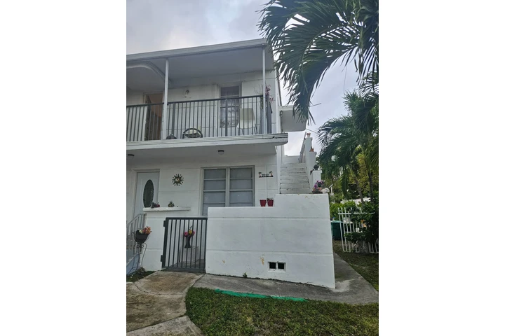 $2500 : Rento apartamento 2/1 2952 NW image 2