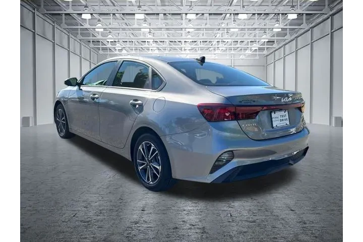 $18999 : Kia Forte 2023 LXS 4dr Sedan image 5