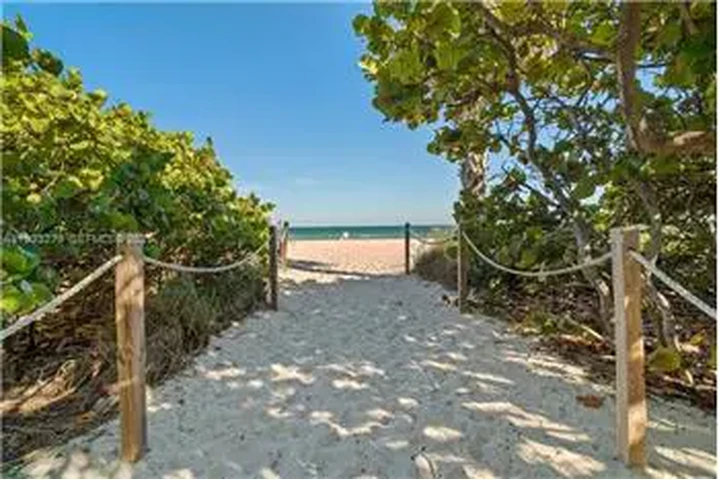 $8500 : Rental property with 3 bedro image 3