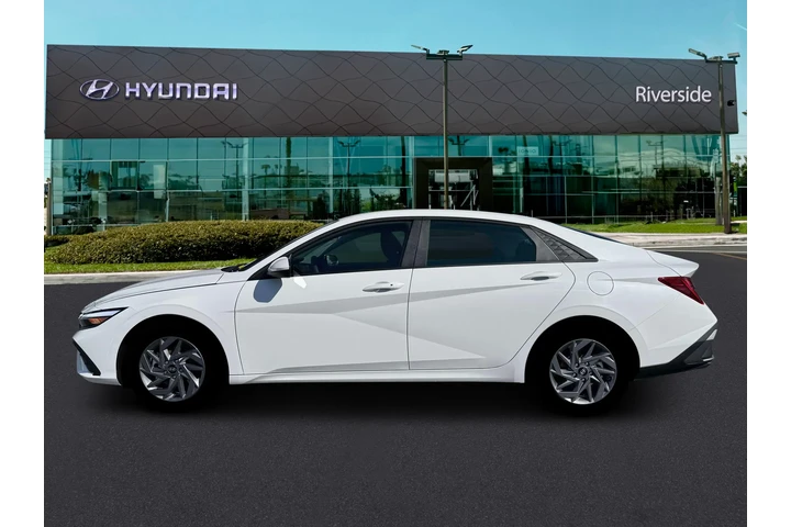 $27670 : Hyundai ELANTRA Hybrid 2026 image 3