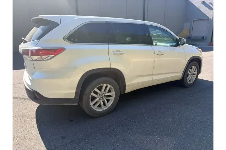 $13499 : Toyota Highlander 2016 LE 4d image 7