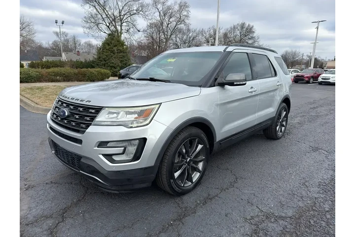 $12745 : Ford Explorer 2017 XLT 4dr S image 3