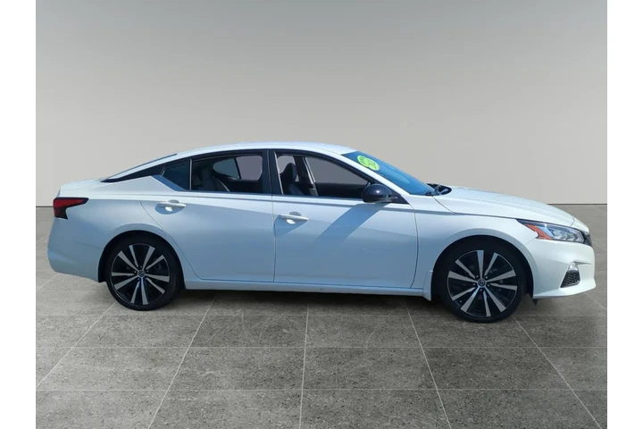 $26770 : Nissan Altima 2022 2.5 SR 4d image 6