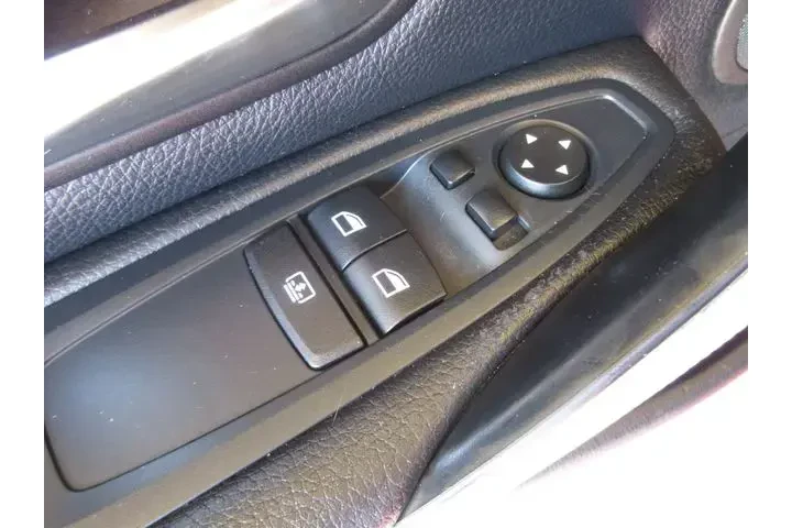 $16836 : BMW 4 Series 2014 435i 2dr C image 10