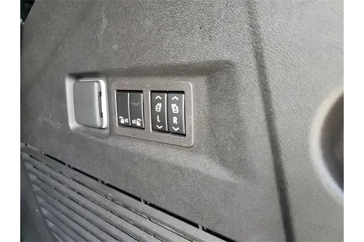 Chevrolet Tahoe 2023 4x2 Pre image 6