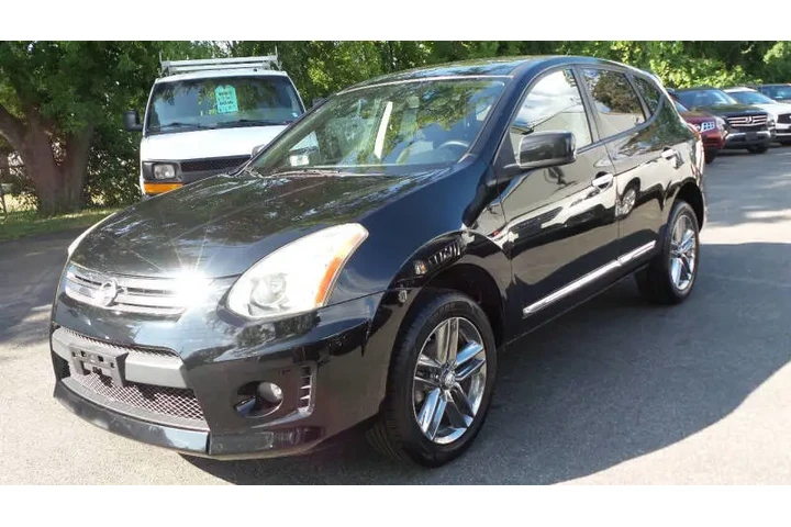 $6900 : 2011 Rogue S Krom image 2