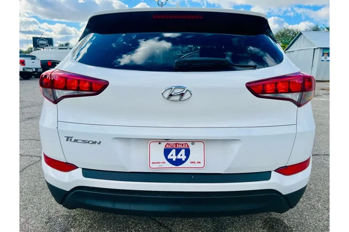 $11995 : 2017 Tucson SE image 6