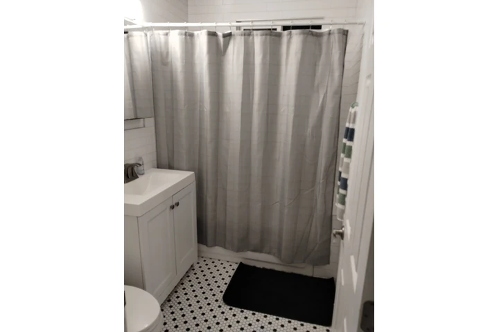 $900 : SE RENTA CUARTO image 1