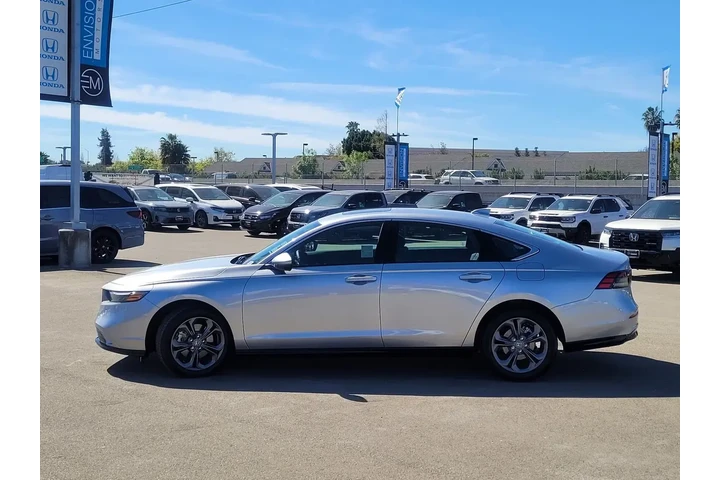 $32887 : Honda Accord Hybrid 2026 EX- image 8
