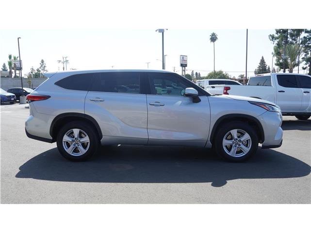 $25984 : 2020 Highlander LE Sport Util image 5