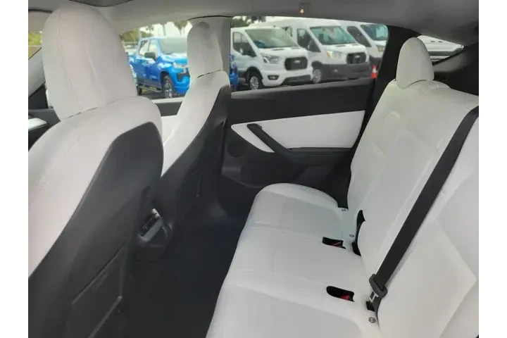 $31991 : Tesla Model Y 2022 AWD Perfo image 9