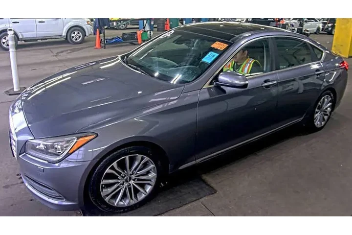 $11995 : 2015 Genesis 3.8L image 4