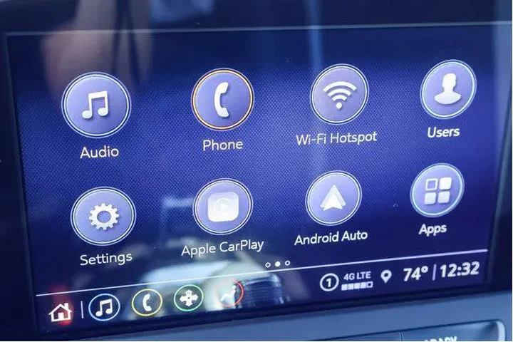 $35000 : Chevrolet Camaro 2022 LT 2dr image 4