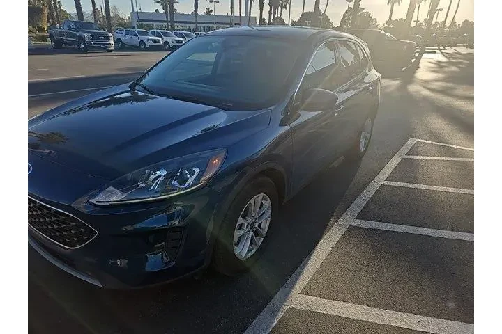 $12539 : Ford Escape 2020 SE 4dr SUV image 1