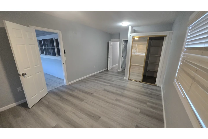 $3100 : Casa Recién Remodelada RENTA image 6