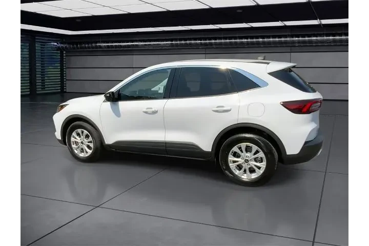 $28975 : Ford Escape 2023 AWD Active image 6