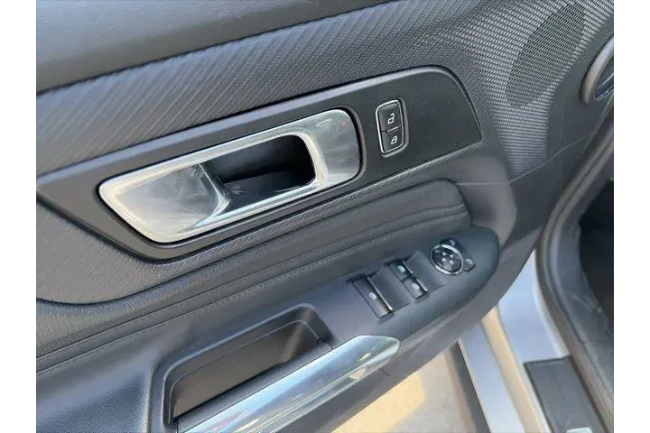 $29400 : Ford Mustang 2024 EcoBoost 2 image 9