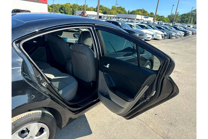 $7980 : 2016 Forte 4dr Sdn Auto LX image 10